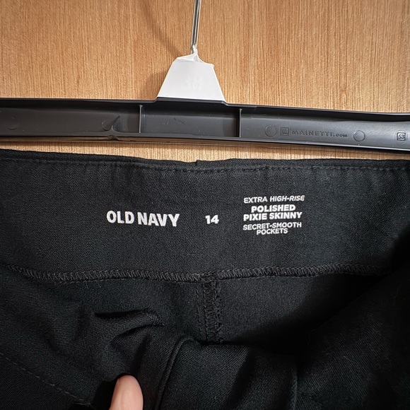 Old Navy Extra High Rise Pixie Skinny Pants Black Size 14 Secret Smooth Pockets - Picture 2 of 10